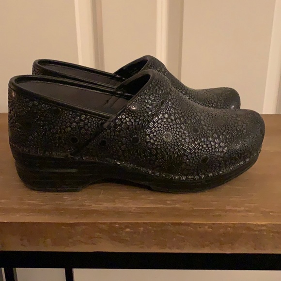 Dansko Shoes - Dansko nursing clogs